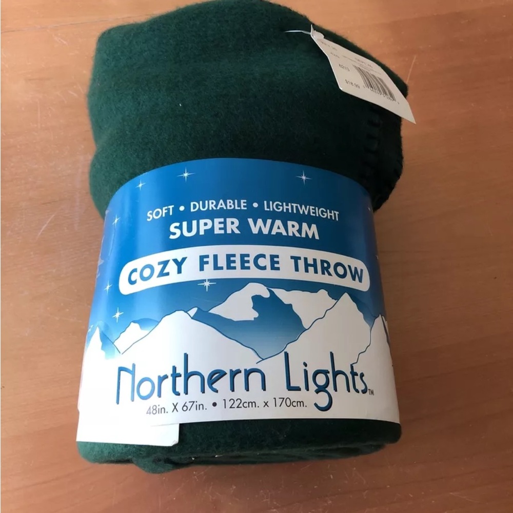 Northern Lights Cozy Fleece Dark Green Throw - 48” X 67”, NEW
